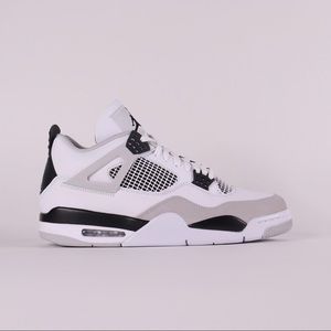 NIKE AIR JORDAN 4 MILITARY BLACK